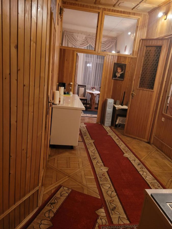 Pokoje Goscinne Victoria Cracóvia Exterior foto